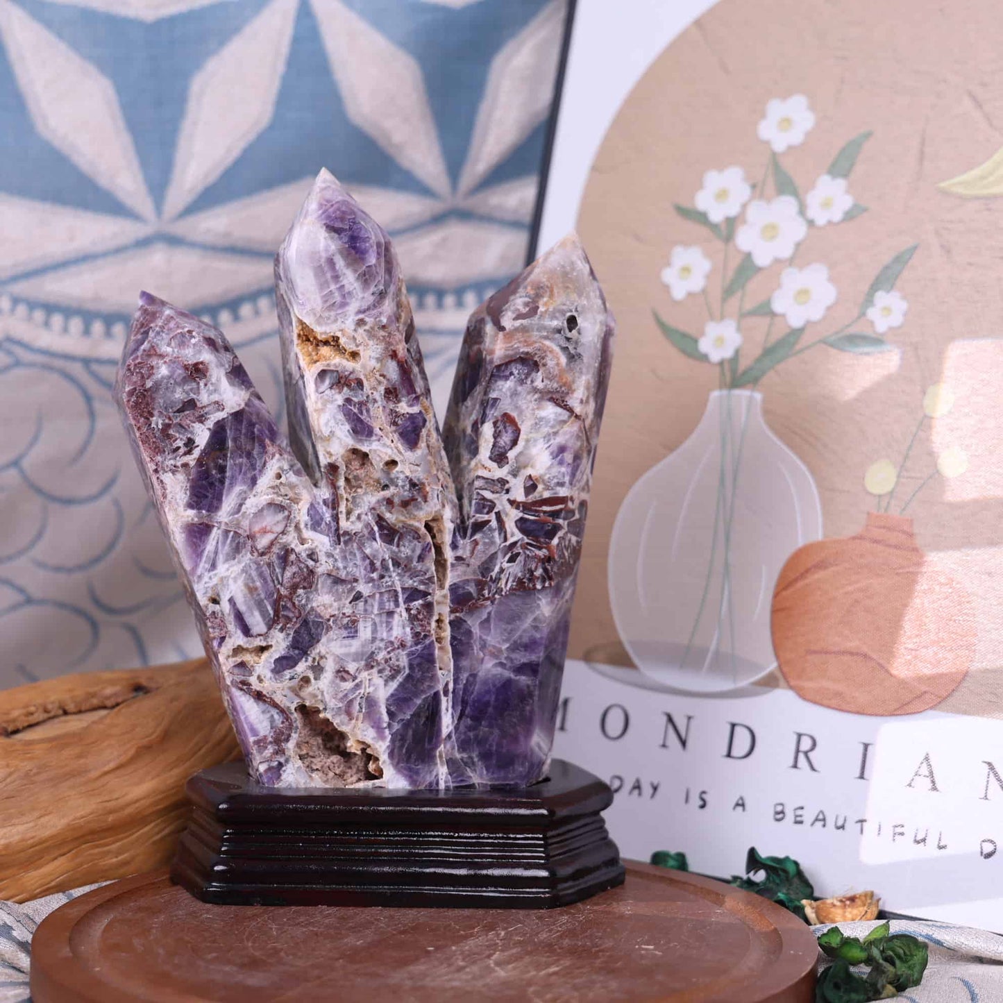 Dream Amethyst Three-point Tower